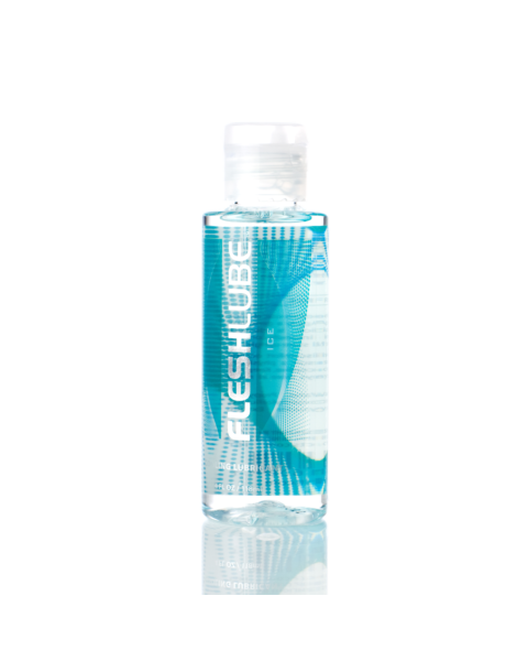 Uma garrafa transparente de lubrificante íntimo FleshLube Ice com gel efeito frio, uma etiqueta branca e uma tampa branca está na posição vertical sobre um fundo branco.