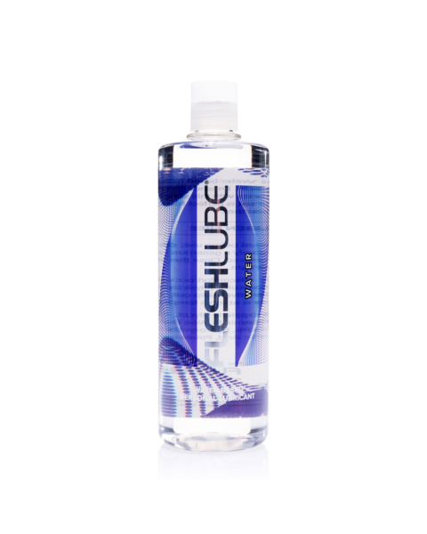 Um frasco transparente de FleshLube Water com um rótulo azul e branco, texto vertical e uma tampa branca articulada, ideal para uma experiência íntima suave e confortável.